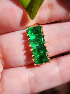 Emerald 10kt Size 9 Ring Band